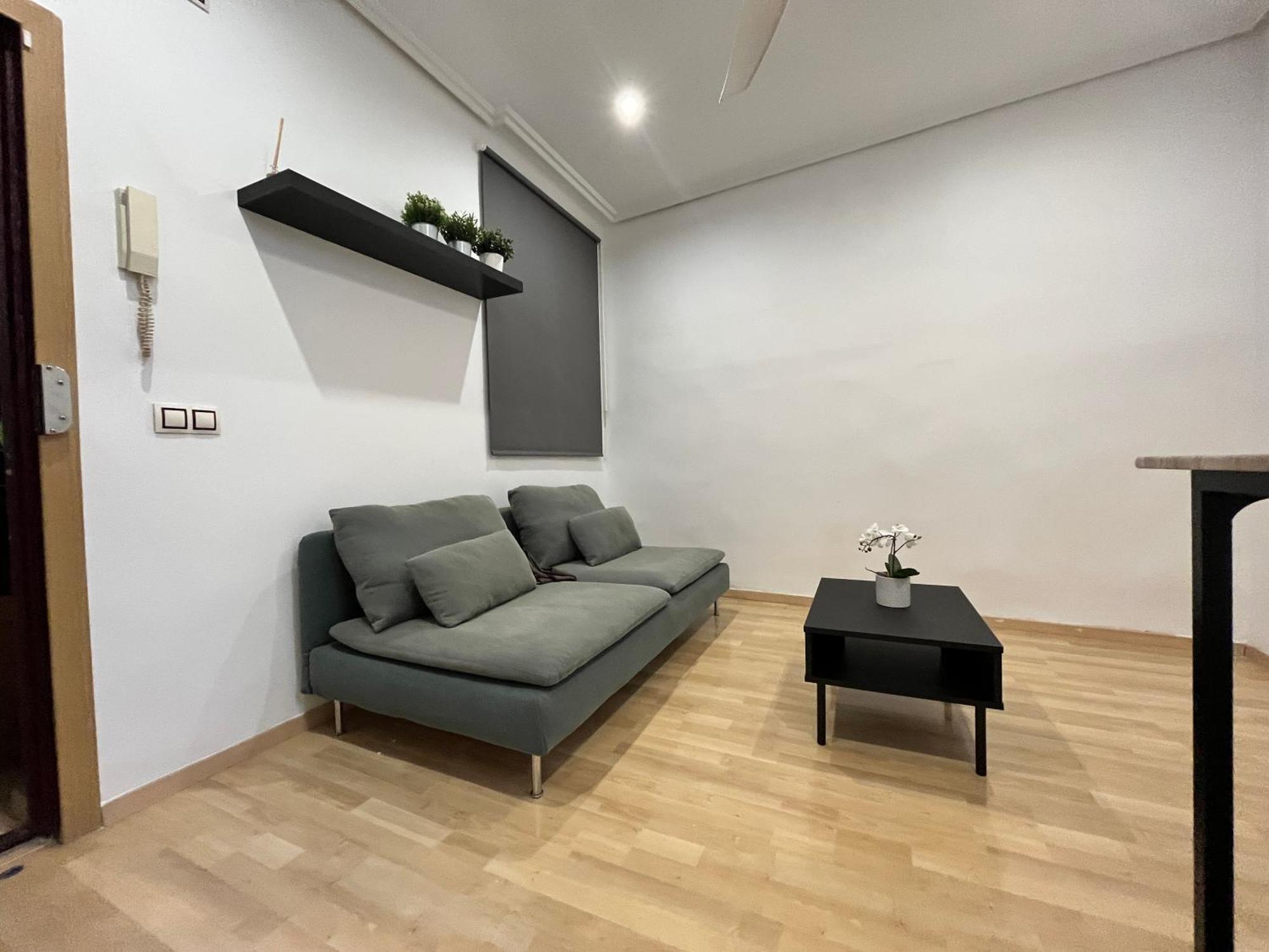 Centro Embajadores Ave Madrid Extérieur photo
